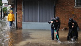 FOTO: Penampakan Jalan hingga Rumah di New York Terendam Banjir