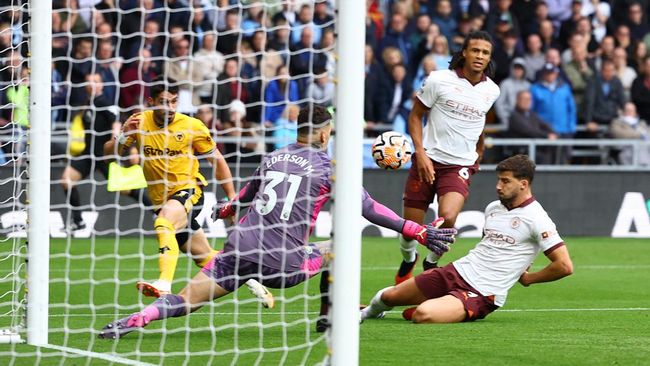 Klasemen Liga Inggris Usai Duo Manchester Tumbang, Arsenal Menang