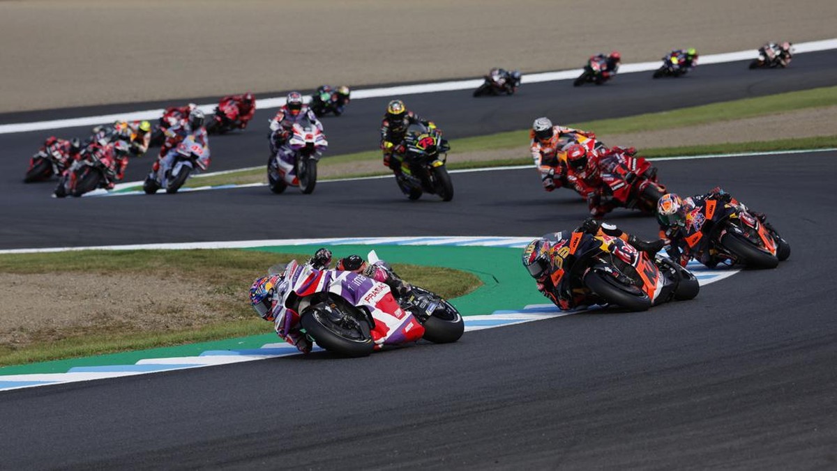 FOTO: Martin Bikin Bagnaia Pusing di Sprint Race MotoGP Jepang