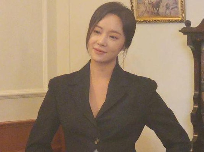 Aktris Korea Hwang Jung Eum Ajukan Perceraian ke Suami, Simak 4 Fakta ...