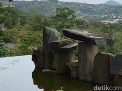 Healing di Wot Batu: Galeri Seni Karya Sunaryo yang Menenangkan
