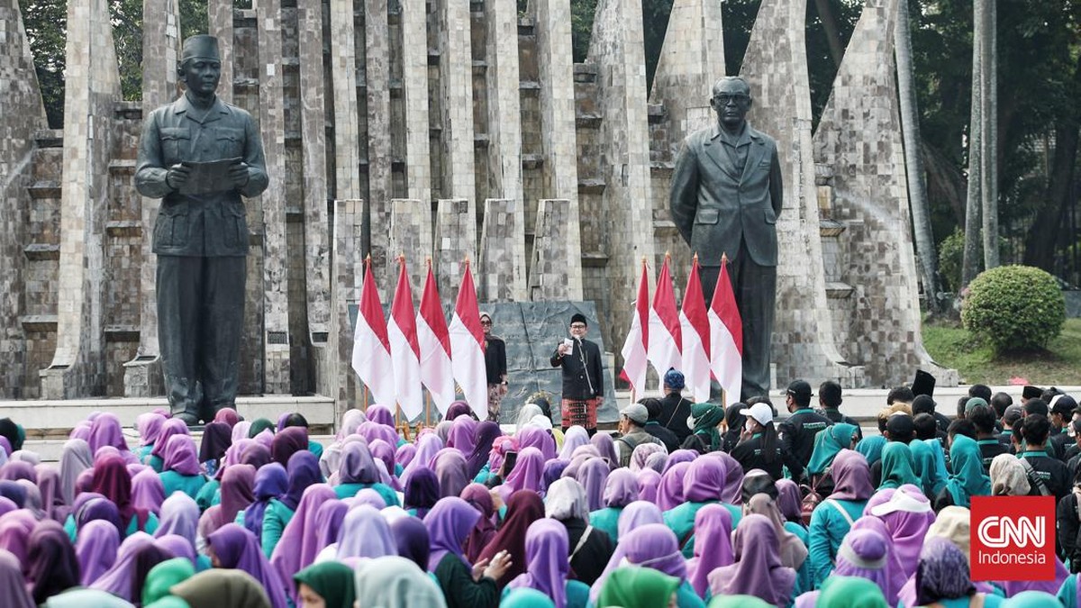 FOTO: Cak Imin Pimpin Apel Hari Kesaktian Pancasila