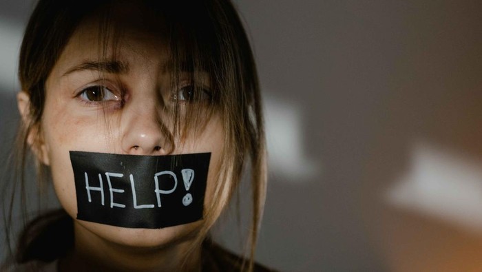 5 Bentuk Pelecehan Seksual di Ruang Publik yang Perlu Kamu Ketahui, Termasuk Menatap!