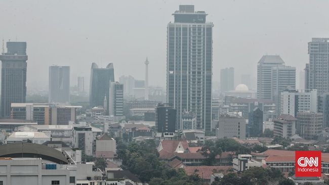 Kondisi udara Jakarta pada pukul 10.00 WIB masuk kategori Tidak Sehat dengan Indeks Kualitas Udara (AQI) 163, di dunia hanya kalah dari Kota Lahore di Pakistan.