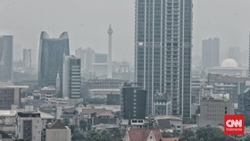 FOTO: Kualitas Udara DKI Posisi Terburuk Kedua di Dunia Hari Ini