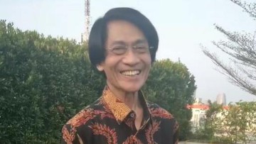 HOBI MENYANYI DAN MENULIS LAGU