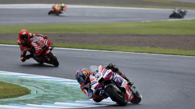 Jorge Martin menjadi yang tercepat di free practice 1 (FP1) MotoGP Mandalika 2023 dengan mencatatkan waktu 1 menit 31,811 detik.