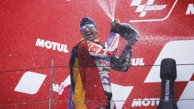 FOTO: Hujan Hentikan MotoGP Jepang, Bagnaia Diancam Martin