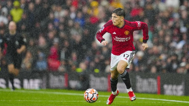 Pelatih Copenhagen Jacob Neestrup kecewa berat dan meminta winger Manchester United Alejandro Garnacho dikartu merah.