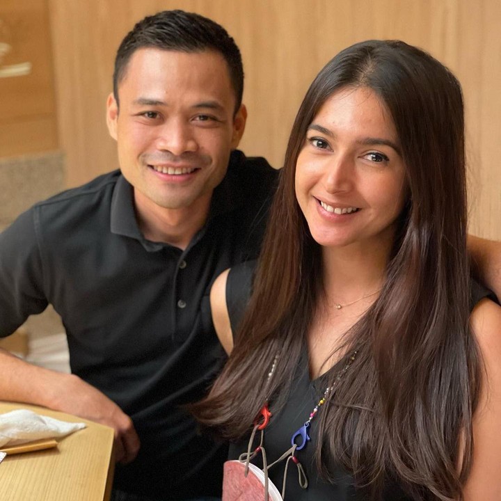 <p>Usia Nabila dan suami terpaut 8 tahun, Bunda. Tahun ini Nabila berusia 38 tahun, sementara usia sang suami adalah 30 tahun. (Foto: Instagram @nsyakieb85)</p>