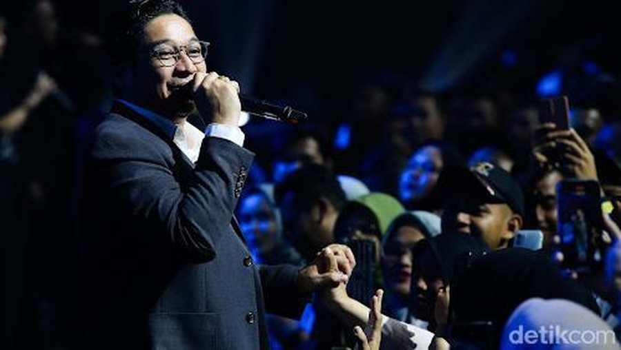 Pasha Ungu Pasha Ungu dan Menhub Budi Karya Sumadi di acara Hub Space X KAI Expo 2023.