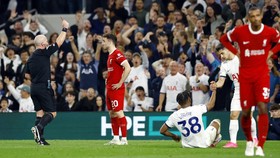 Hasil Liga Inggris: Dramatis, Tottenham Kalahkan 9 Pemain Liverpool