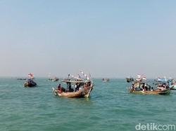 Wujud Syukur Nelayan Subang Lewat Tradisi Pesta Laut