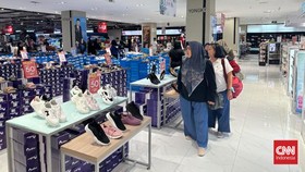 Diskon 70% + 20% untuk Sepatu Anak dan Dewasa di Transmart Hari Ini