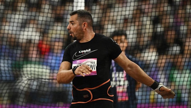 Nasib nahas dialami seorang ofisial, Huang Qinhua, karena mengalami patah kaki akibat atlet salah lempar di final lontar martil putra Asian Games 2023.