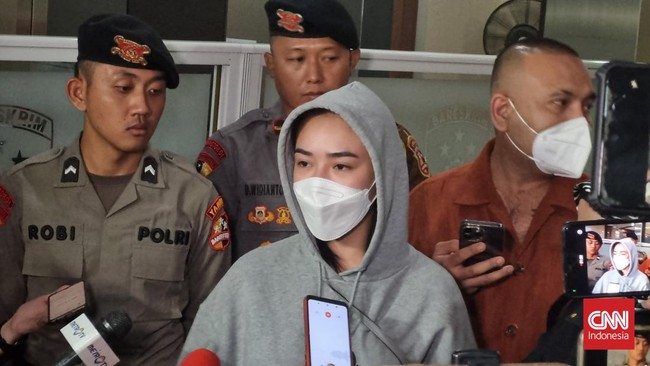 Aktris Amanda Manopo mengaku tak tahu soal promosi judi online karena mengira hanya sebatas game online biasa. 