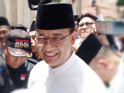Anies Pertanyakan Survei soal Elektabilitasnya Turun: Kita Lihat Saja