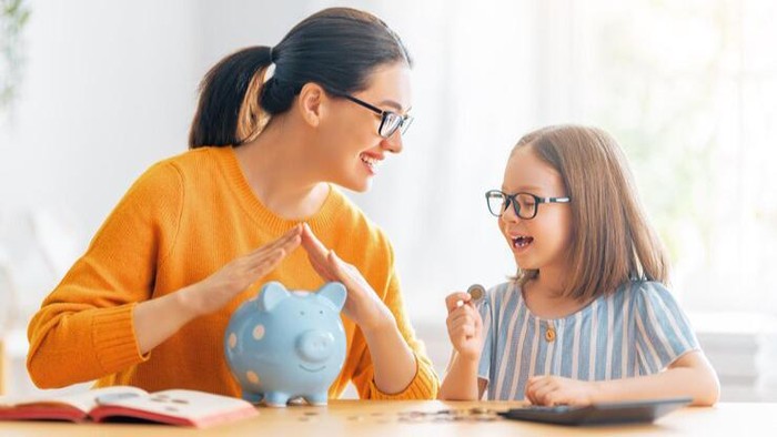 Menurut Pakar Keuangan, 5 Hal Soal Finansial Ini Wajib Diajarkan Orangtua pada Anak Sejak Dini