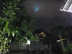 Viral Cahaya Biru di Langit Jogja, BMKG: Sepertinya Lampu Sorot