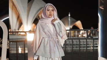 Disebut Mualaf, 7 Potret Ghea Indrawari Pakai Hijab Bikin Pangling