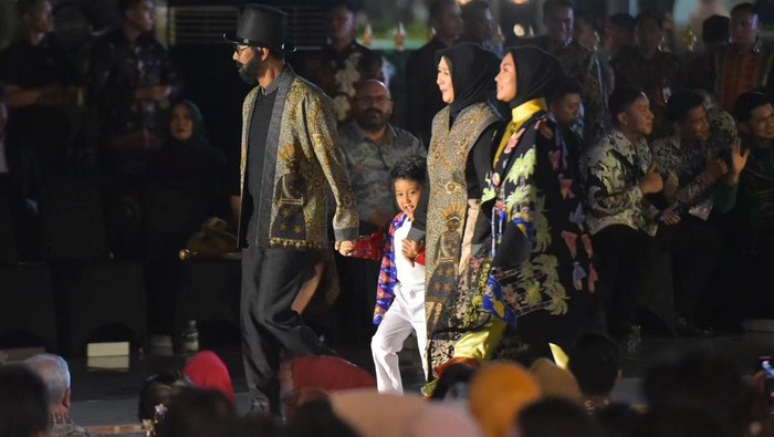 Heru Budi Hartono di Istana Berbatik