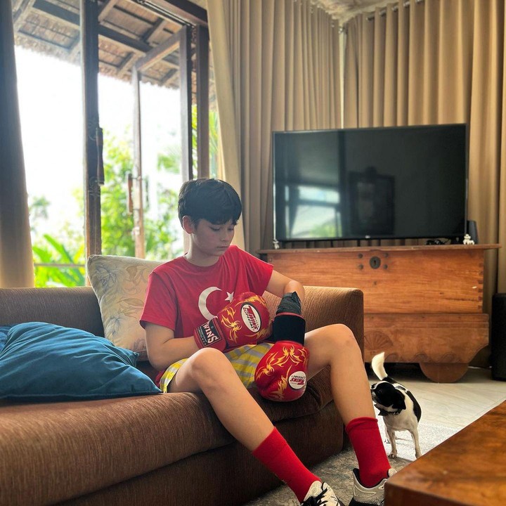 <p>Kita doakan, semoga Kenzou tumbuh menjadi anak yang sehat, berprestasi, dan selalu membanggakan kedua orang tuanya, ya. (Foto: Instagram @kenzoulionofficial)</p>