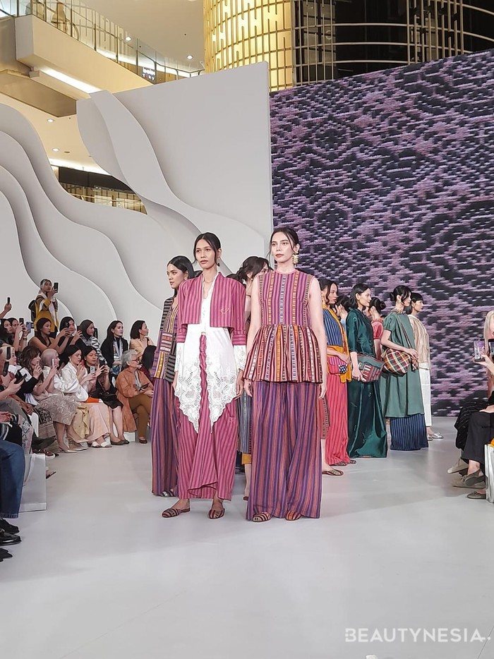 Nah, kamu paling suka koleksi 'RONA' yang mana nih, Beauties?/ Foto: Sierra/Beautynesia