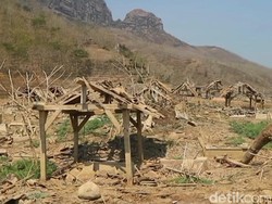 Area Makam Tua Muncul Usai Waduk Bendo Ponorogo Mengering