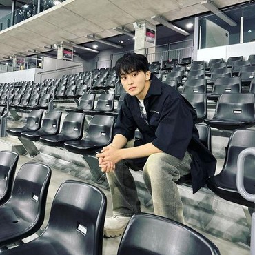 Ekspresi Mark Lee NCT Disorot Saat Ada Penonton BAB di Hanteo Music Award 2023