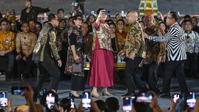 FOTO: Semarak Lautan Batik di Istana Merdeka