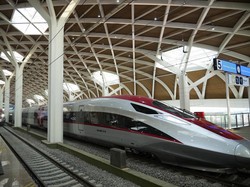 Beda Nasib Kereta Cepat RI dengan Malaysia-Singapura