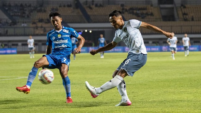 Berikut jadwal siaran langsung Persita Tangerang vs Persib Bandung di Liga 1 2024/2025.
