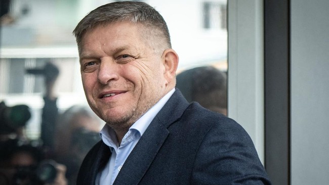 Eks PM Slovakia sekaligus tokoh pro-Rusia, Robert Fico, berhasil mengamakan jabatan dia keempat kali usai partai dia, Smer-SD, menang dalam Pemilu tahun ini.