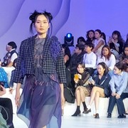 Potret Koleksi 'Bermain dengan Waktu' Iyonono di Artisan A La Mode Fashion Nation Senayan City