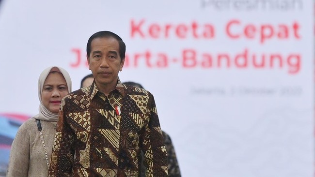 Jokowi pada Jumat (6/10) menunjuk Kepala Badan Pangan Arief Prasetyo Adi menjadi pelaksana tugas menteri pertanian usai Syahrul Yasin Limpo mundur.