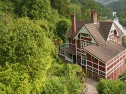 Rumah yang Terkenal di Serial Netflix Sex Education Mau Dijual Rp 28,5 M