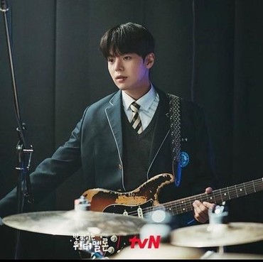 Profil Ryeoun Aktor Muda yang Bintangi 'Twinkling Watermelon'