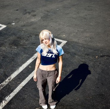 Lirik Lagu Bitter Bitches - Sarah Barrios