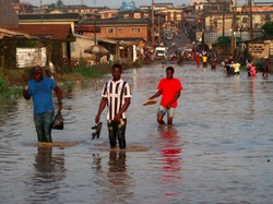 Video: Pilu Warga Nigeria, Istri hingga Anaknya Tewas Akibat Banjir Bandang