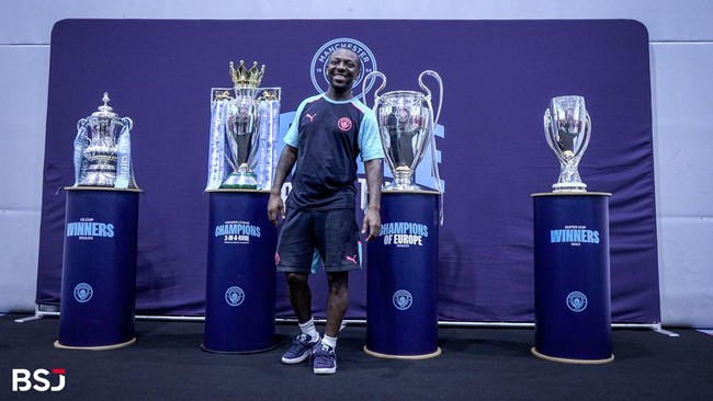 Menyambut HUT ke-50, BSJ menghadirkan trofi trebel dan legenda MCFC, Shaun Wright-Philips, untuk menyapa para siswa dan peserta MCFS.