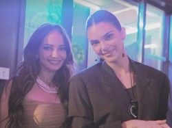 Enzy Storia Banjir Pujian Usai Catwalk di Paris Bareng Kendall Jenner