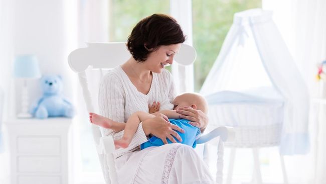 Penelitian Sebut Bunda Penyintas Kanker Payudara Dapat Menyusui Bayi dengan Aman