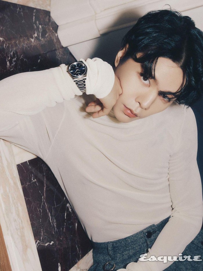 For those of you who don't know, Johnny himself is also known as 'DJ Johnny', you know, Beauties!/ Photo: instagram.com/esquire.korea