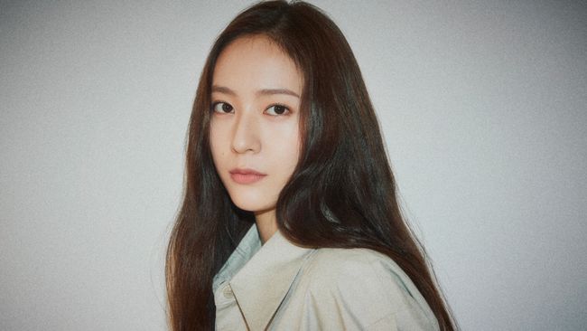 Krystal Jung mengaku ingin kembali tampil di atas panggung sebagai idol, termasuk reuni dengan f(x).