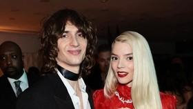 Anya Taylor-Joy dan Malcolm McRae Menikah di Italia