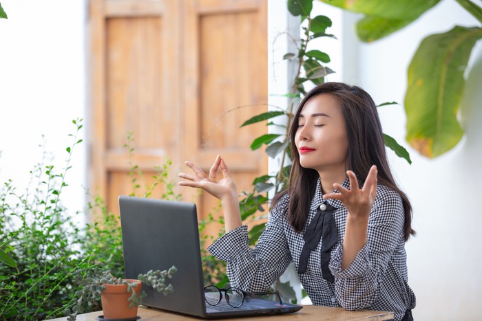 Manajemen Stres Kerja Remote Guna Kesehatan Mental/Foto: Freepik/jcomp