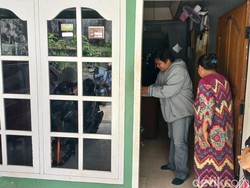 Tawuran Remaja Bersajam Bikin Resah, Kaca Rumah Warga Jadi Sasaran