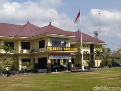 Viral Aksi Ngeri Murid SMP Kejar-kejaran Ayunkan Golok di Secang Magelang