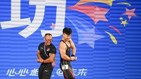 Profil Rahmat Erwin, Raih Emas Asian Games dan Pecahkan Rekor Dunia