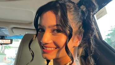 img-title Profil Ratu Sofya Aktris yang Disorot usai Pacari Pria Tua, Pernah Ribut Sama...